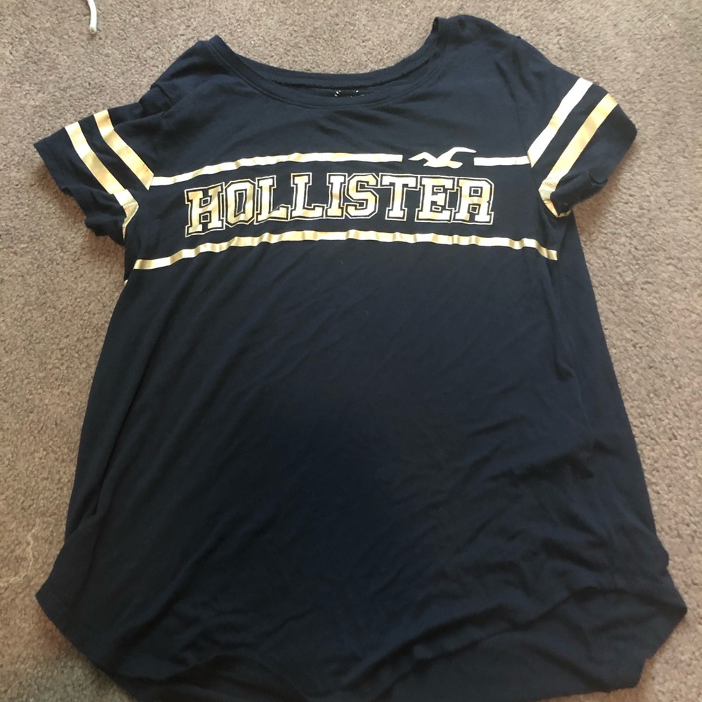 Hollister top